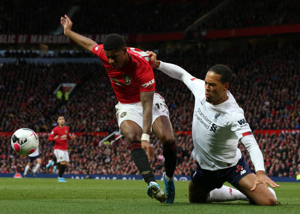 Cận cảnh hai tình huống Rashford hạ 'đo ván' cặp trung vệ Liverpool