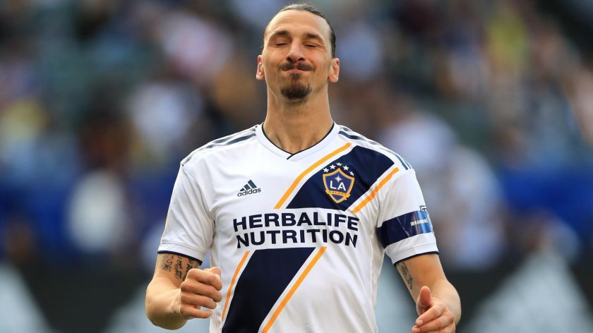 Không tưởng! 16 đội bóng tại Serie A giành giật Ibrahimovic