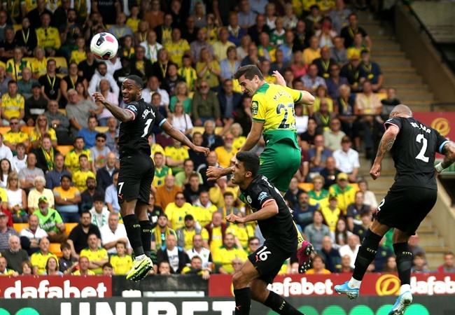 Đấu Norwich, Man Utd học được gì từ 'cú sốc' của Man City?