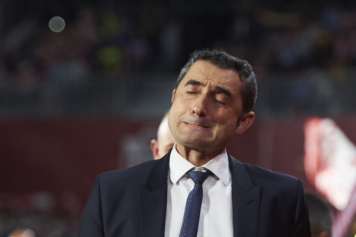 Phòng thay đồ Barca sinh biến, tương lai HLV Valverde được định đoạt!