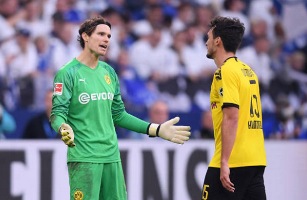 Quá nhiều may mắn, Dortmund 'hú vía' rời derby vùng Ruhr