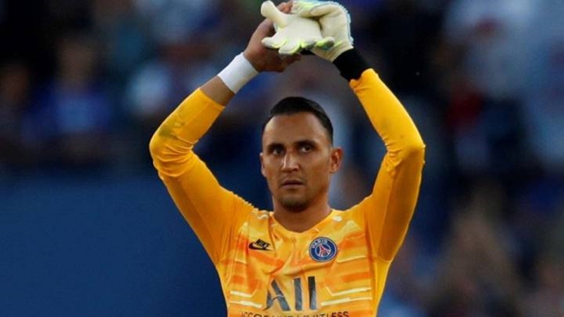 Nhìn "tình cũ" làm "siêu người nhện", Real thực sự chạnh lòng khi có Courtois
