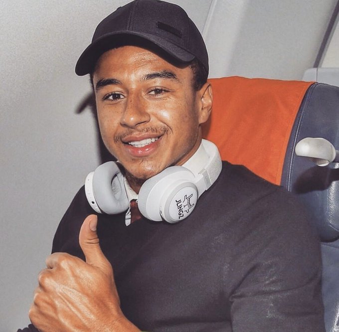 Ảnh bài viết CĐV Man Utd: "Đá bóng đi, cậu đâu phải Beckham"