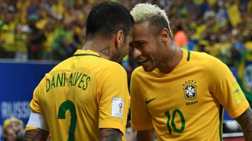Ảnh bài viết Ngứa mắt vì thói "ngựa chứng", Alves bất ngờ lên tiếng dạy dỗ Neymar
