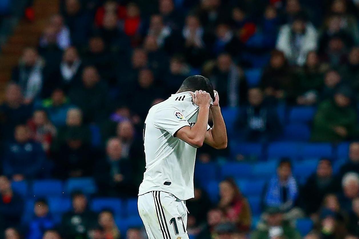 CĐV Real phấn khích: "Bỏ ngay Vaquez, cho gã ấy vào sân mỗi ngay đi thôi!"