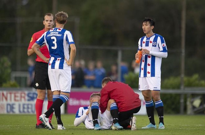 Văn Hậu ra sân đá chính, Jong Heerenveen thua thảm 0-6