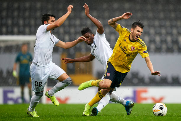Đá như mơ ngủ, Arsenal đứt luôn chuỗi trận toàn thắng ở cúp châu Âu