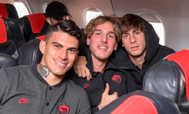 Sao Man Utd mệt mỏi khi cùng AS Roma hành quân đến Đức