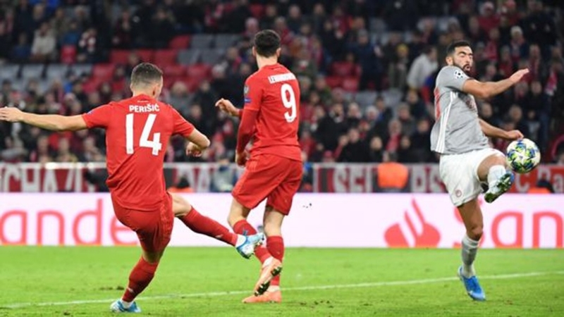 Tân binh "2 chân như 1" của Bayern đang ăn đứt Coutinho về sự hiệu quả