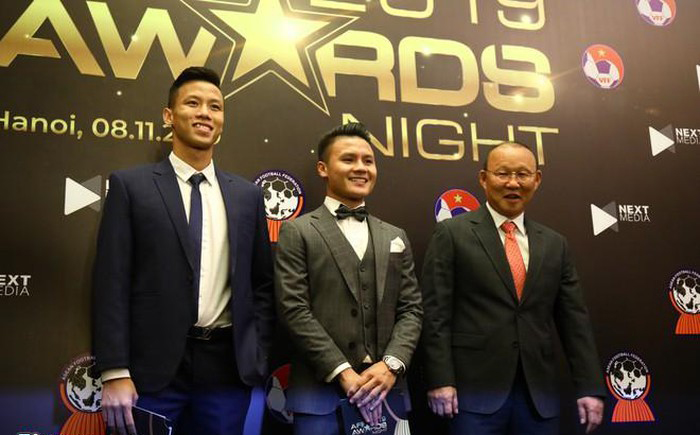 HLV Park Hang-seo, Quang Hải ẵm giải cá nhân xuất sắc tại AFF Awards 2019
