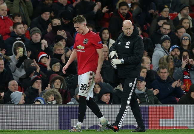 'Rướn' không đúng lúc, sao Man Utd mang 'họa' tới cho Solskjaer