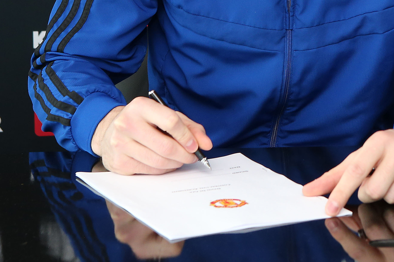 Ảnh bài viết NÓNG! Man Utd ký xong HĐ mới, đối thủ phải dè chừng