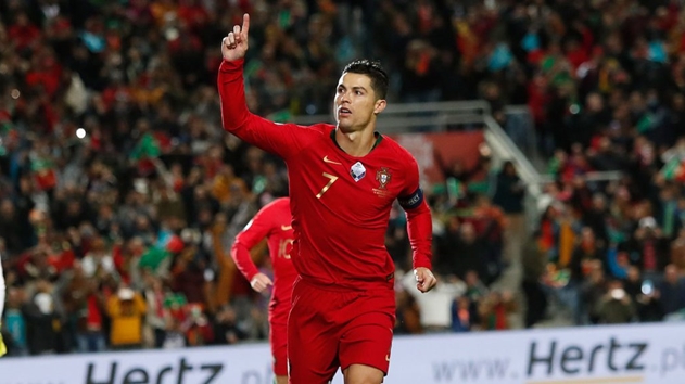 “Ronaldo chưa bao giờ khiến tôi hết ngạc nhiên”