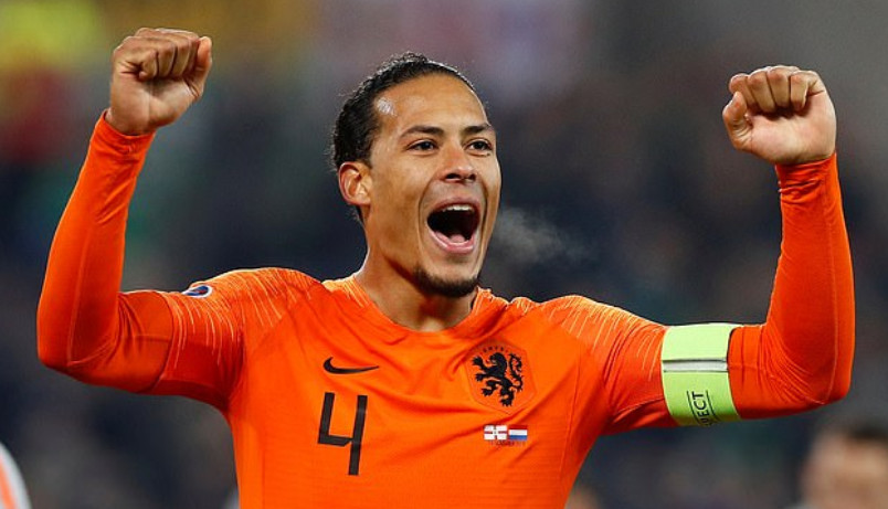 Van Dijk bất ngờ rút khỏi tuyển Hà Lan