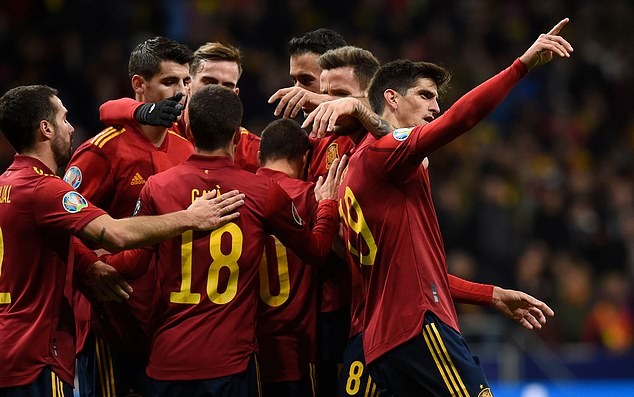Tây Ban Nha khép lại vòng loại EURO 2020 bằng một "bàn tay nhỏ"