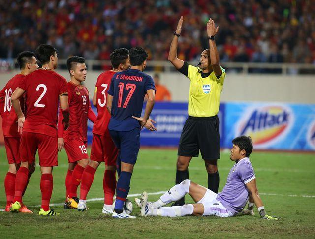 CĐV Việt Nam: "Anh tài thế này là không được rồi!"
