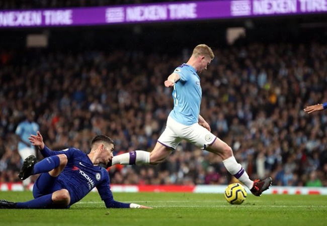 'De Bruyne đã ở cùng vị trí đó 10 phút trước'