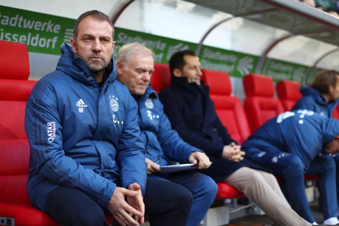 "Hùm Bayern" đang vươn nanh, NHM đồng loạt nhất trí: "Hãy giữ lấy ông ấy"