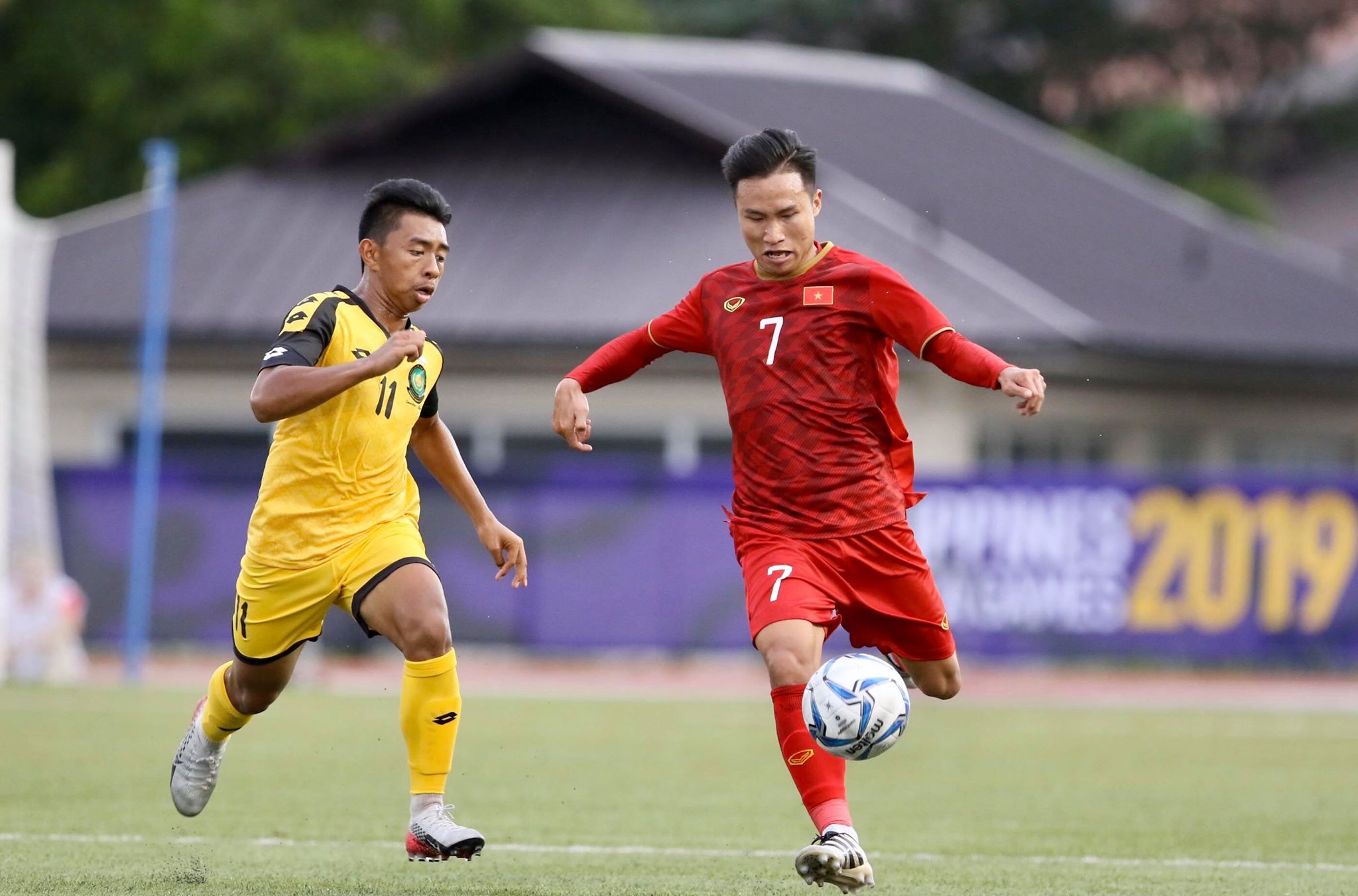 Quật ngã U22 Brunei: Cơn đau đầu dễ chịu của “phù thủy” Park Hang-seo