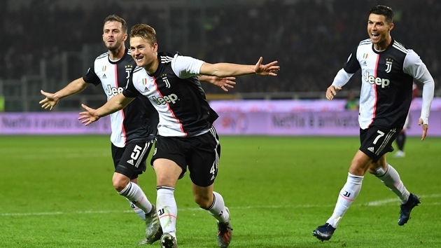 Trước trận gặp Atletico Madrid, De Ligt được đưa lên mây xanh
