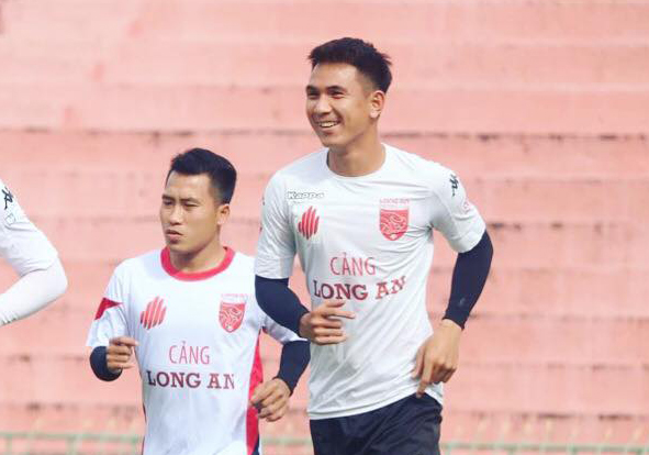 Chia tay hàng loạt trụ cột, CLB Long An được chi viện 1 cái tên trở về từ PVF