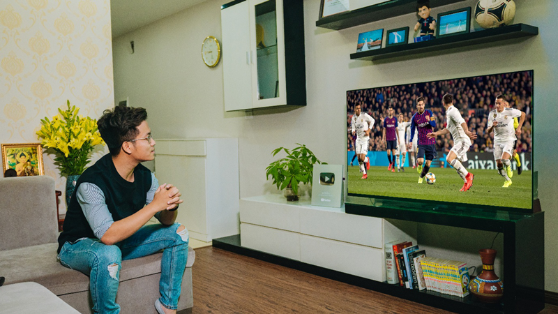 Các bình luận viên bóng đá chọn TV gì để xem SEA Games?