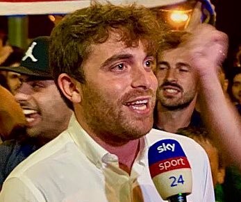 Ảnh bài viết Một ngày làm việc của phóng viên thể thao chuyên tin chuyển nhượng