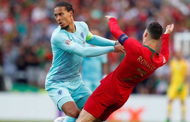 Van Dijk: "Ronaldo thực sự là đối thủ của tôi à?"