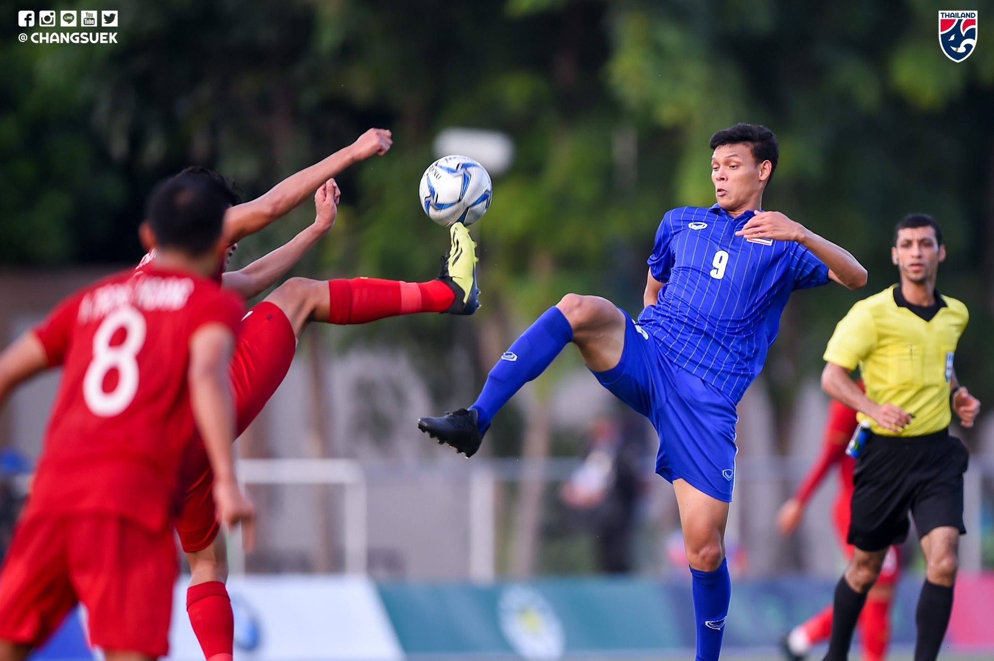 Ảnh bài viết CĐV Thái Lan phẫn nộ: "Quá yếu đuối. Việt Nam xứng đáng đi tiếp"