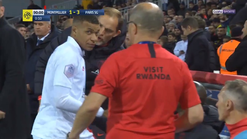 Ảnh bài viết CHOÁNG! Bị thay ra, Mbappe làm 1 hành động kỳ lạ với Tuchel khiến NHM thấy sốc