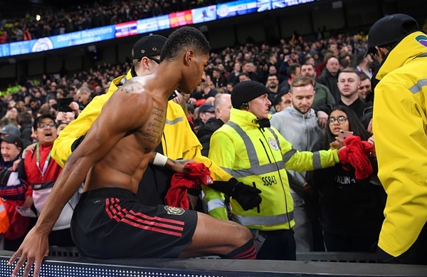 Ảnh bài viết Marcus Rashford ghi bàn và ghi điểm trong mắt CĐV vì nghĩa cử cao đẹp