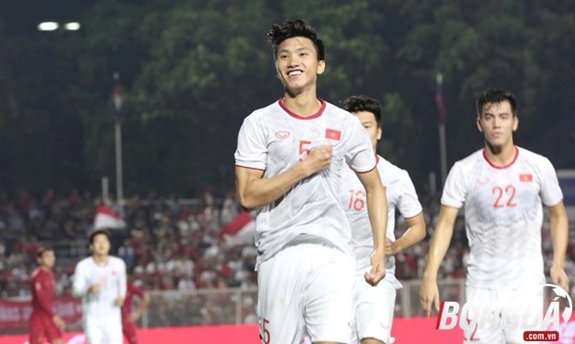 Ảnh bài viết Văn Hậu ăn mừng "đặc biệt", đốn tim hàng vạn NHM Việt Nam trong ngày vô địch SEA Games