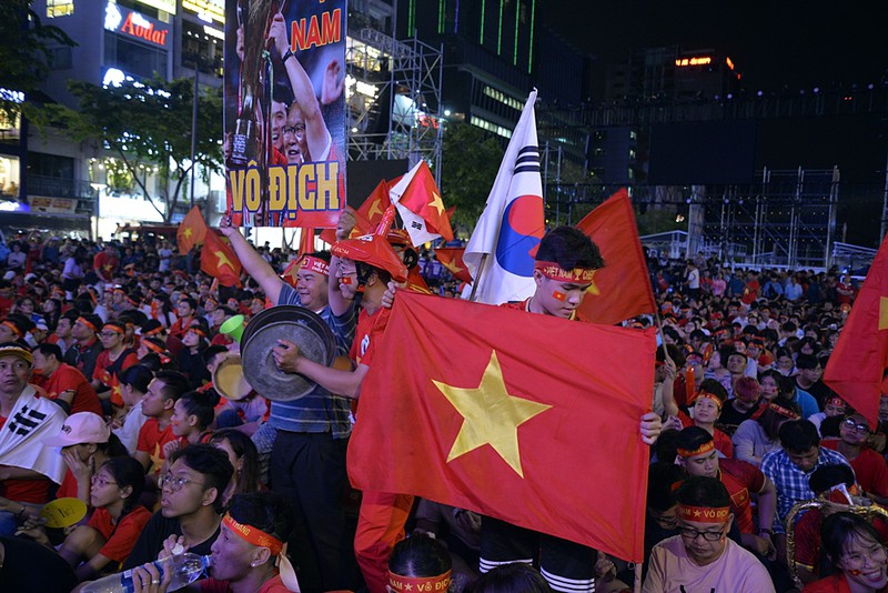 CĐV Việt Nam nếm trải hương vị vô địch SEA Games sau nhiều năm chờ đợi