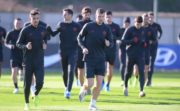 Cựu sao Man City sẵn sàng giúp AS Roma bắn hạ "bầy sói"