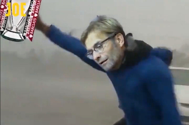 Ảnh bài viết Cười té ghế: Klopp ở lại để cân cả nước Anh
