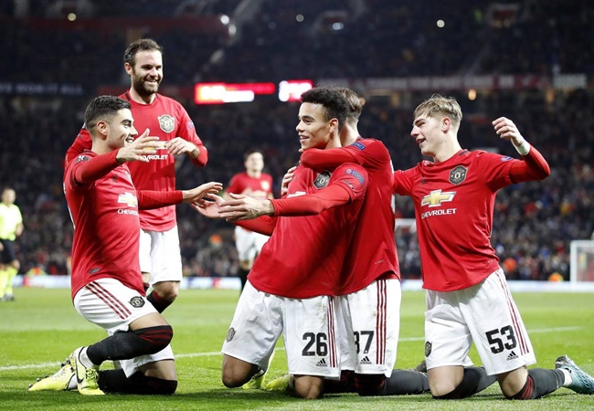 Man Utd hủy diệt AZ trong 11 phút, Solskjaer đã nhìn thấy điều gì?