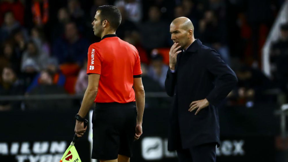 Thoát chết, Zidane nói điều thật lòng về Courtois khiến CĐV Real phát sốt