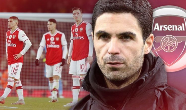 Arsenal dời họp báo trước trận để chờ 'tân HLV'