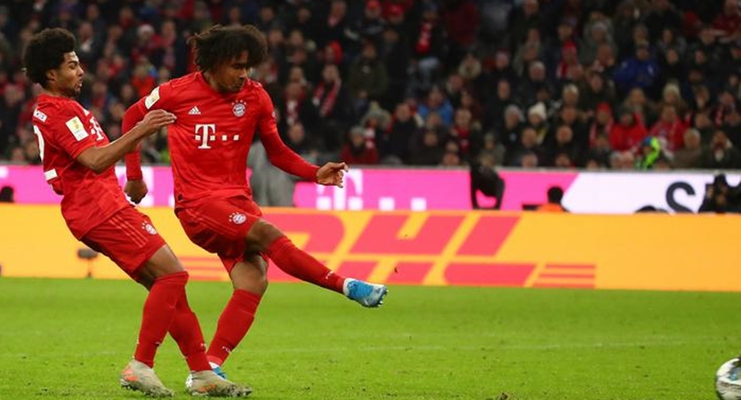"Gà son" lại giải cứu Bayern, NHM rần rần: "Chúa ơi! Cậu nhóc này thật khó tin"