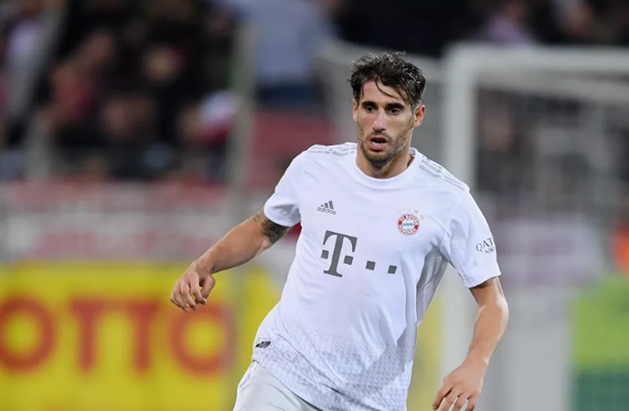 XONG! Hàng thủ của Bayern tiếp tục vỡ vụn sau trận thắng Wolfsburg