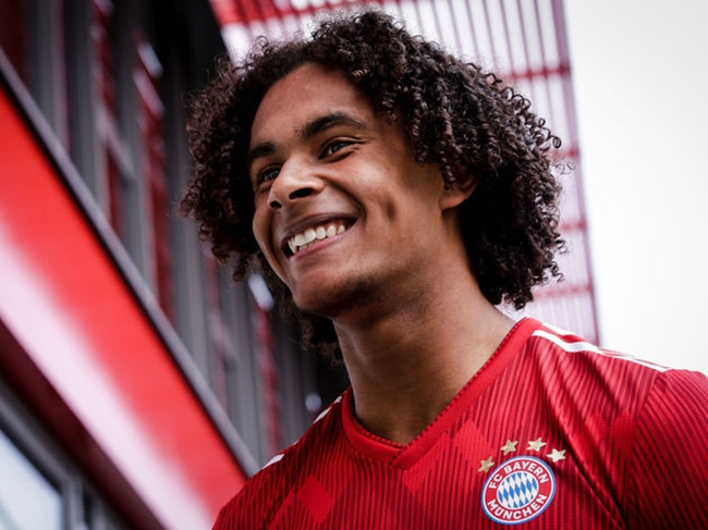"Nhân tố bí ẩn" sinh năm 2001 của Bayern thực sự là ai?
