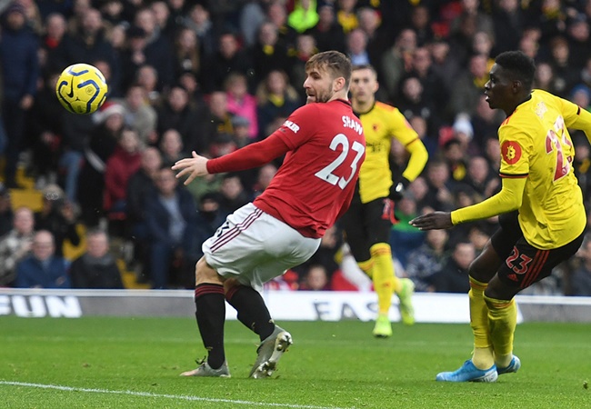 Man Utd vừa thua Watford, sao Newcastle gửi 'chiến thư' hùng hồn