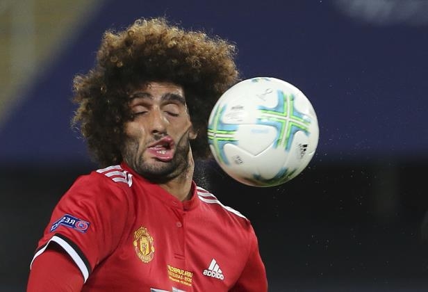 'Đồ tể' tóc xù, Manchester is Blue và 13 cái nhất tại Premier League 10 năm qua