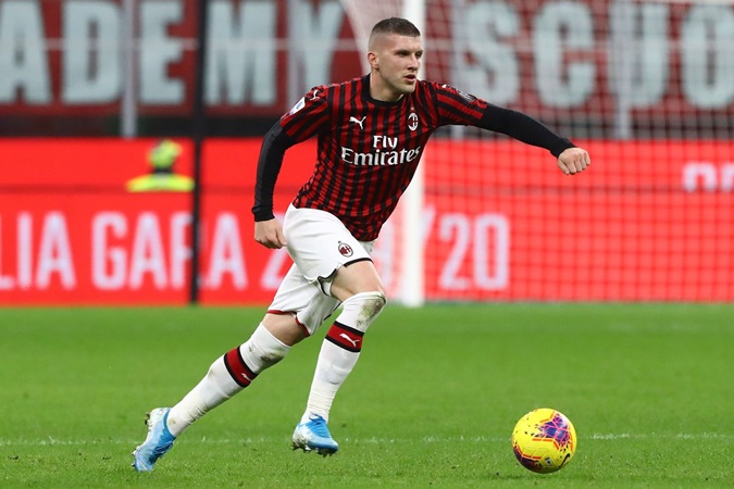 "Tàng hình" ở Milan, á quân World Cup muối mặt về lại Bundesliga