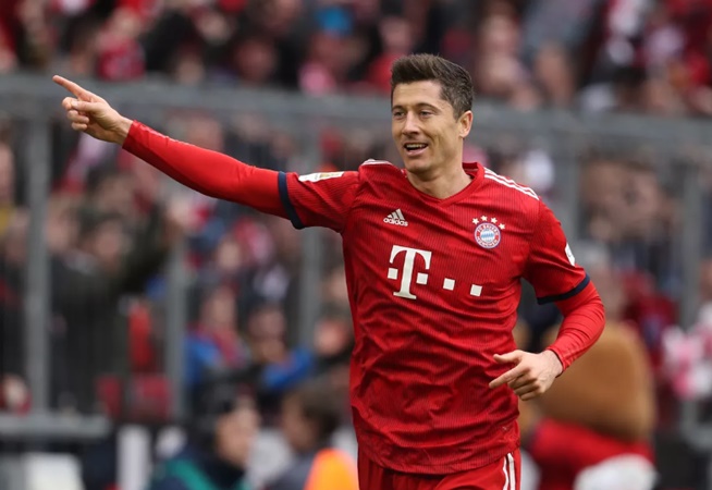 Hễ ra sân là nổ súng, "quái thú săn bàn" của Bayern được vinh danh