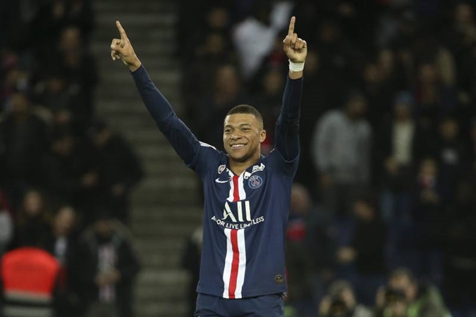 Thông nòng năm mới, Mbappe san bằng kỷ lục tồn tại hơn 4 thập kỷ
