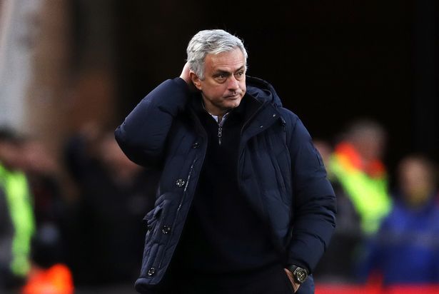 Mourinho bất ngờ điên tiết chỉ sau vài tháng ở Spurs