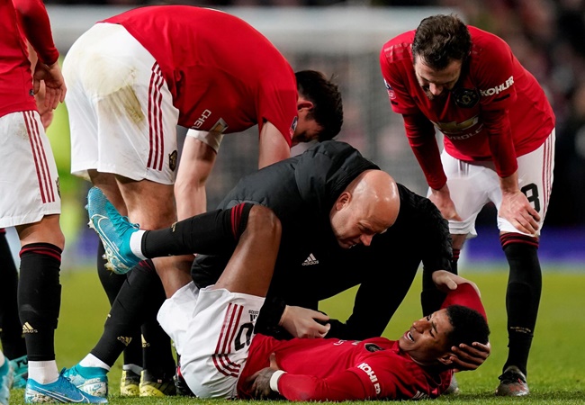 Rashford đau đớn rời sân, Paul Scholes bình thản với tuyên bố sốc