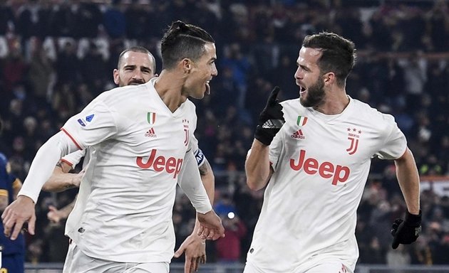 10 cầu thủ tích cực dứt điểm nhất tại Serie A 2019 - 2020: Bất ngờ với Balotelli, Ronaldo không thể khác