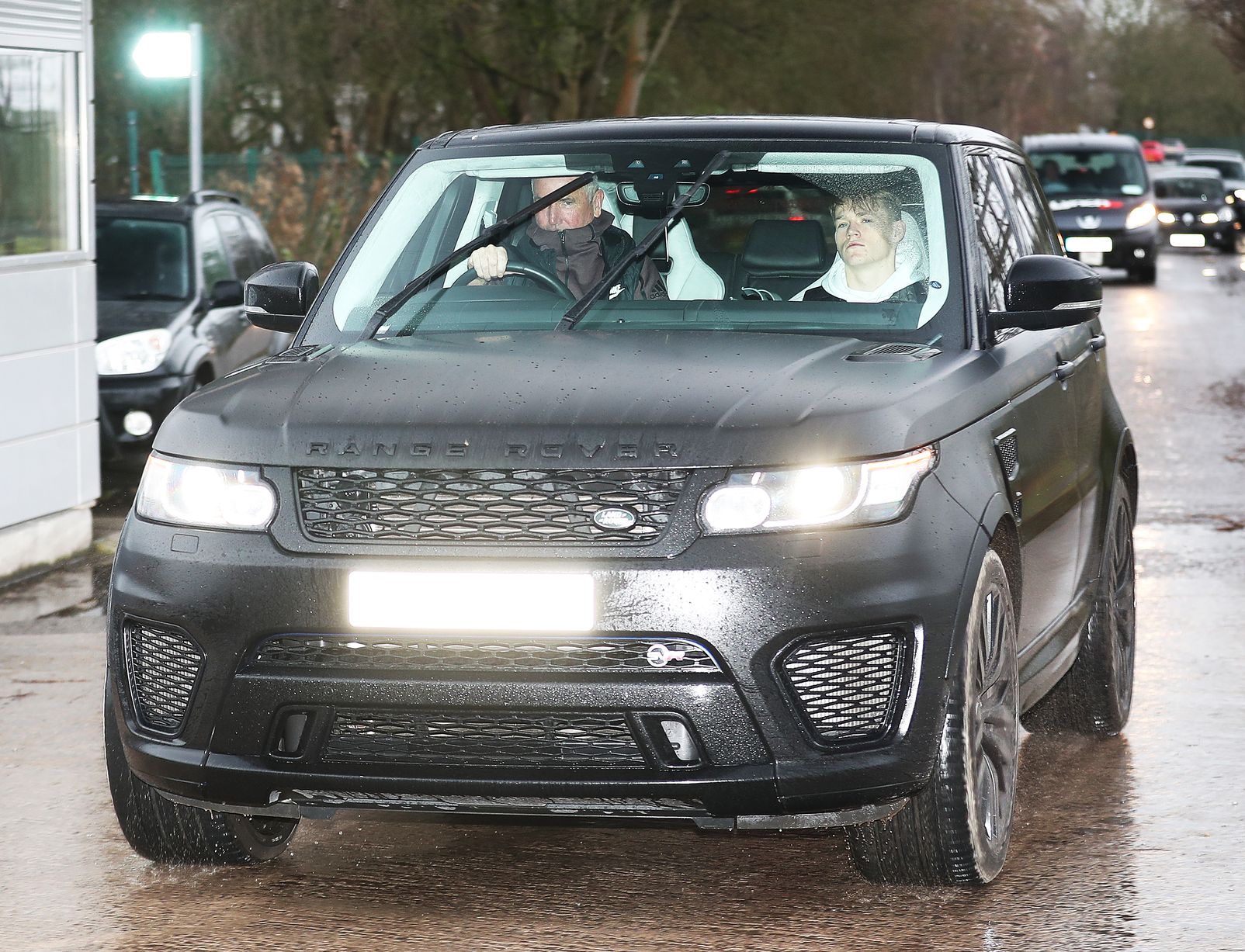 Ảnh bài viết Đụng thứ dữ Liverpool, cầu thủ Man Utd mặt sầu thảm tới sân tập